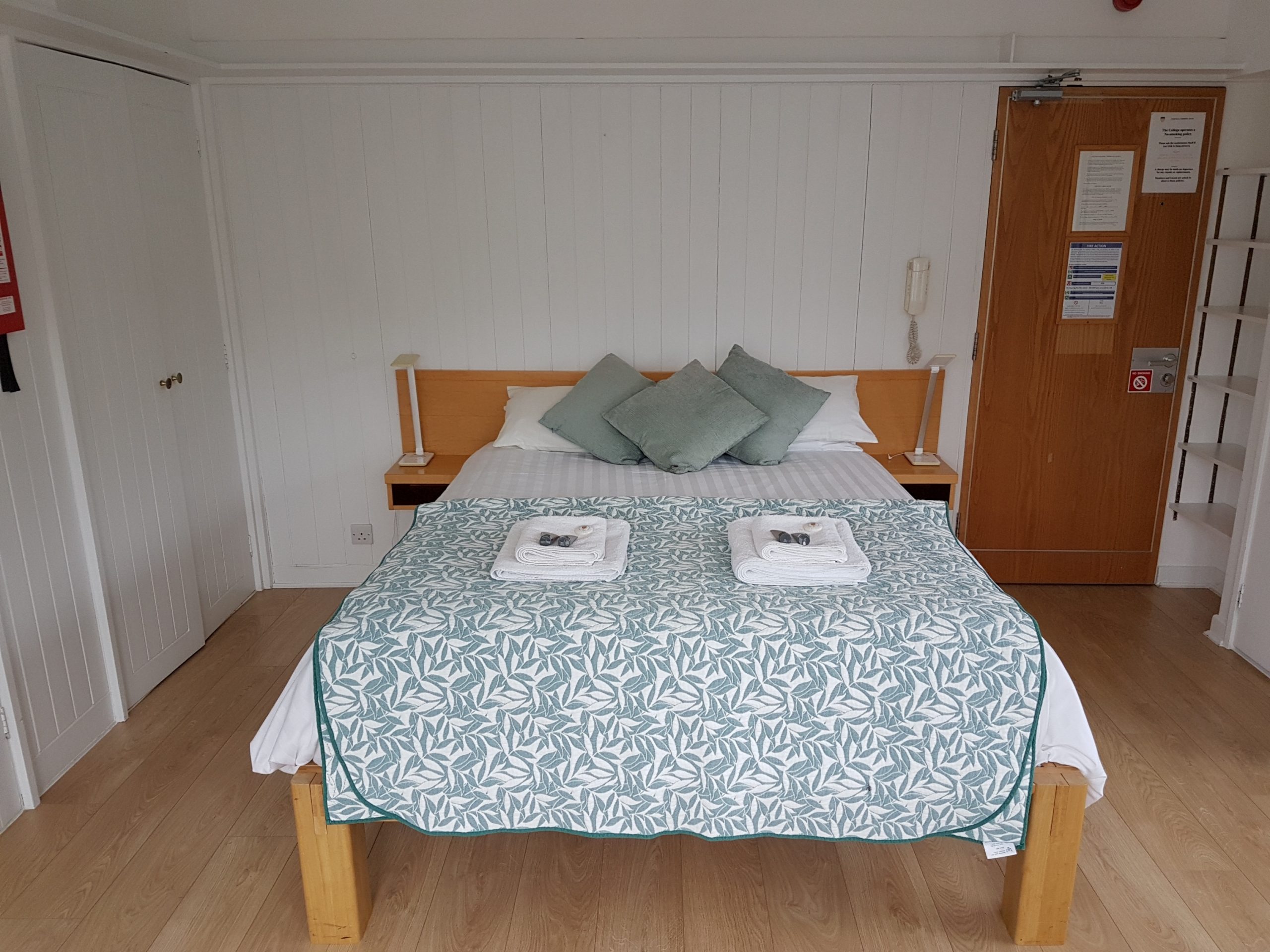 Guest rooms - Clare Hall